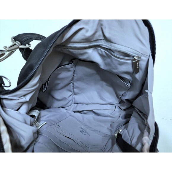 Travelon Classic Antitheft Crossbody Bag Black Messenger Carry On Pack Sling - Picture 9 of 10